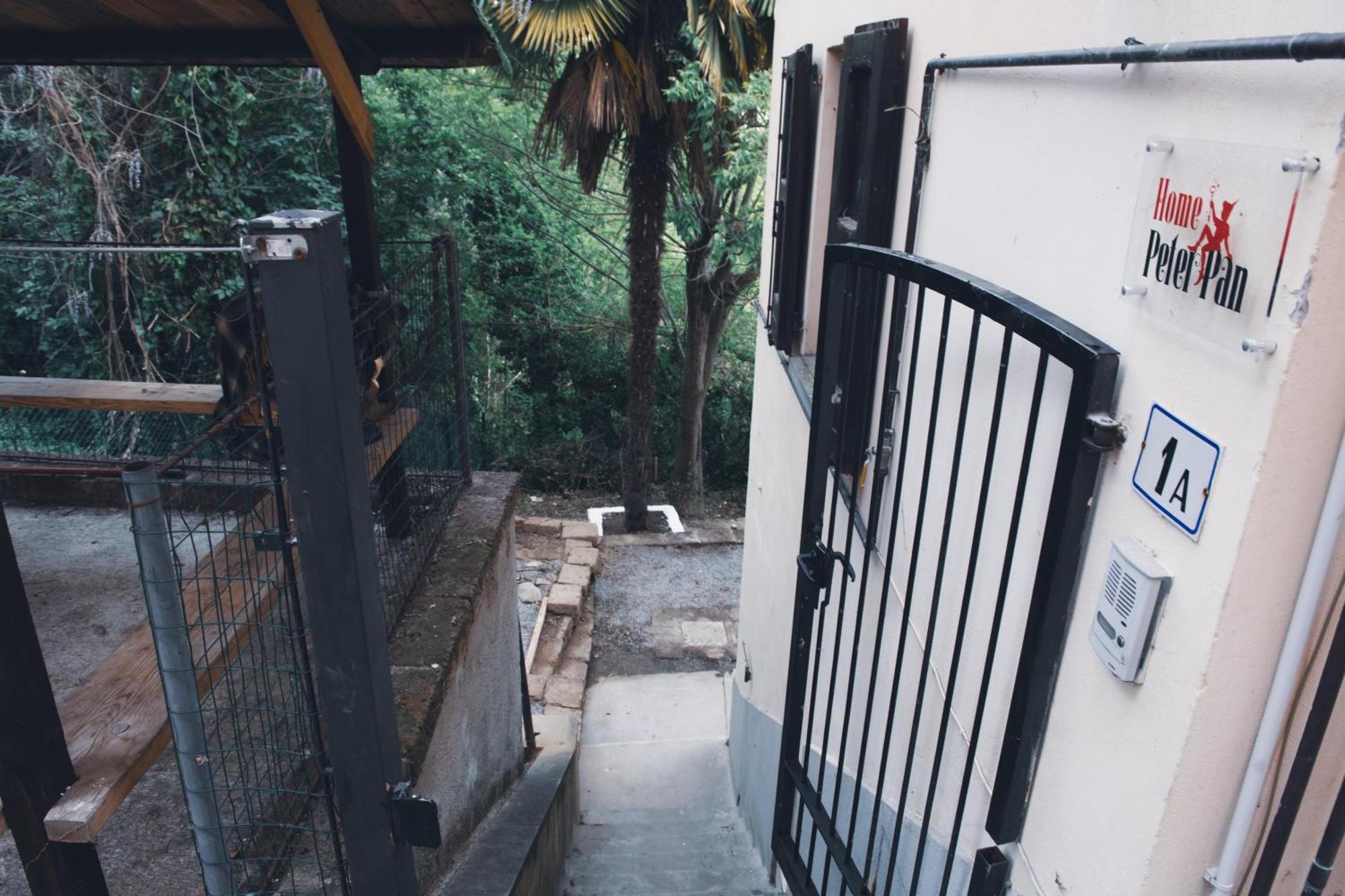 Home Peterpan, B&B Direttamente Sulla Piazza Casal Fiumanese Exterior foto
